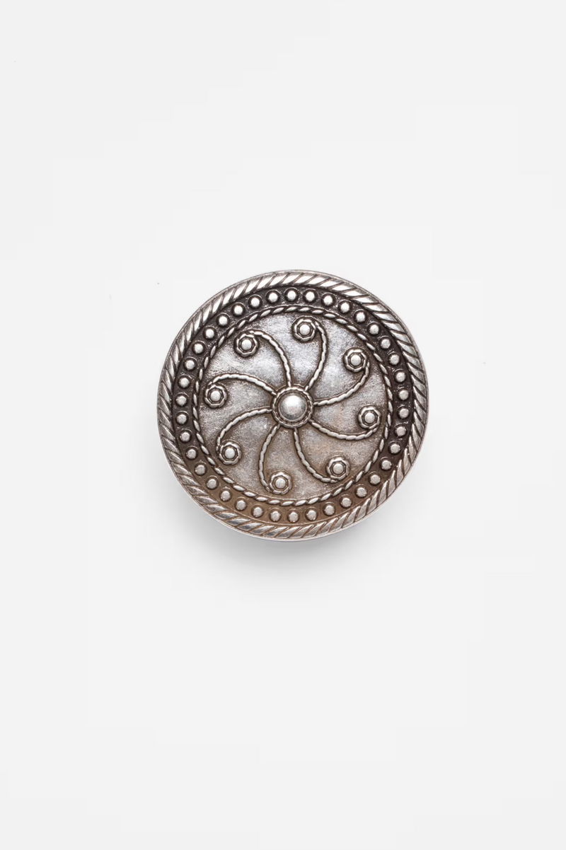 CONCHO SCARF ORNAMENT SILVER