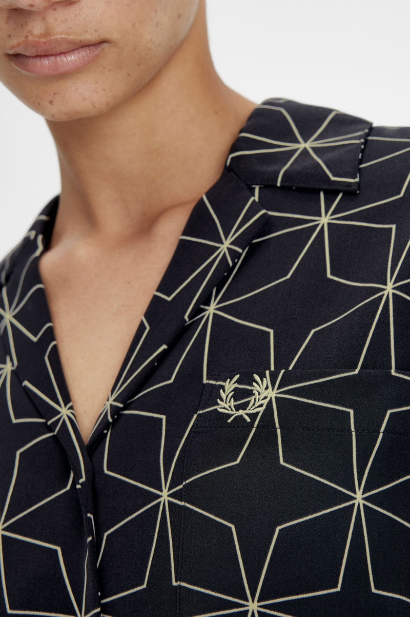 GEOMETRIC PRINT SHIRT