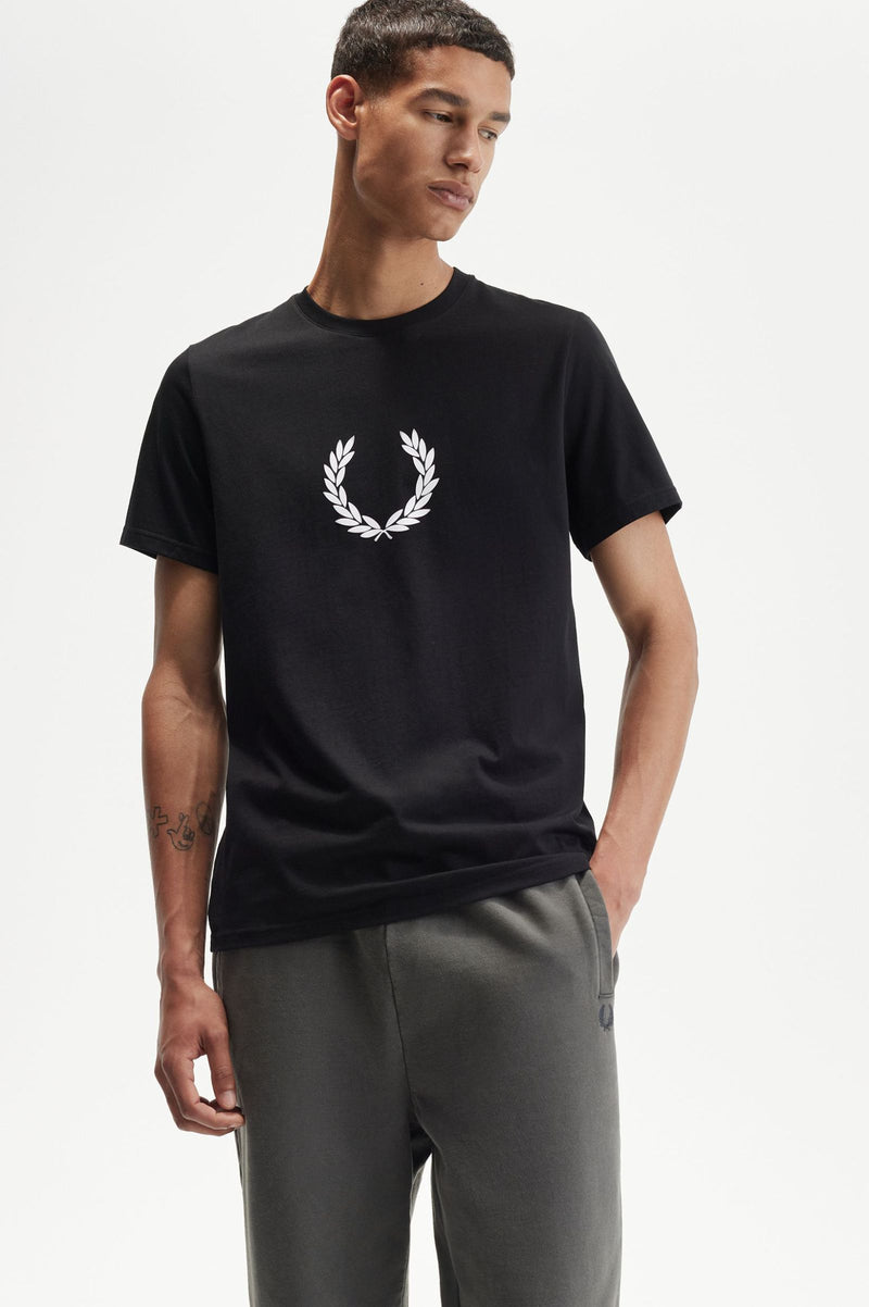 FLOCKED LAUREL WREATH GRA TEE