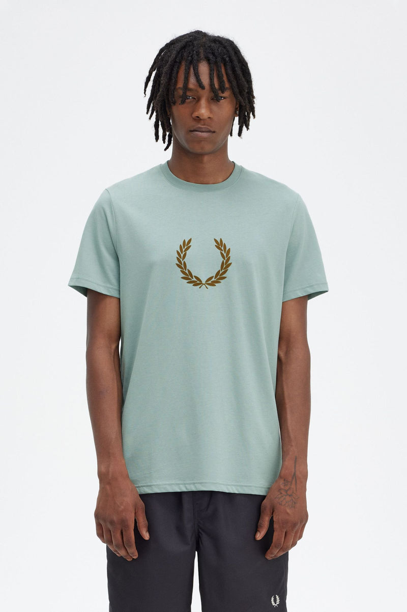 FLOCKED LAUREL WREATH GRA TEE