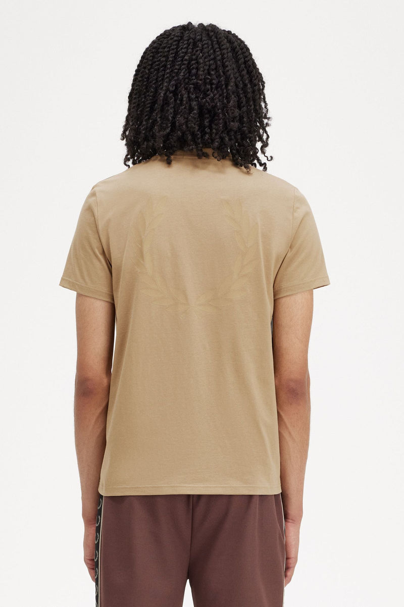 REAR POWDER LAUREL GRAPHIC TEE