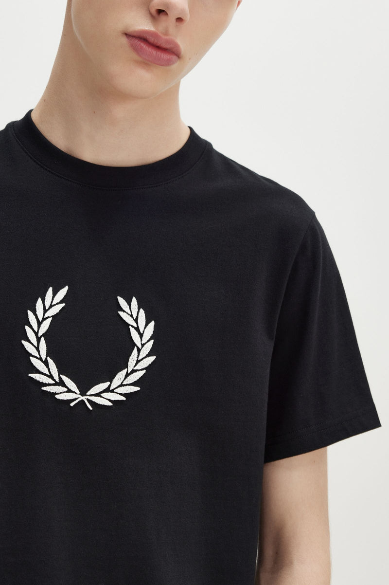 TEXTURED LAUREL WREATH T-SHIRT