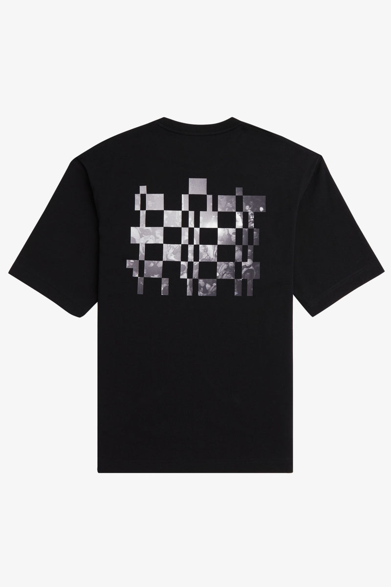 CROWD GRAPHIC T-SHIRT